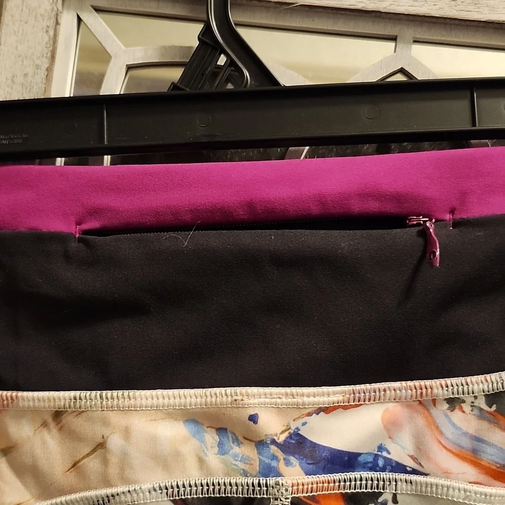 Lululemon Full length leggings size 6 - Picture 3 of 5